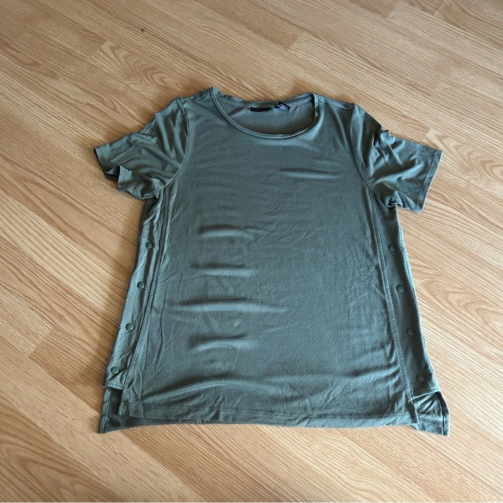 Tahari Olive Green Short Sleeve Blouse Women’s Medium